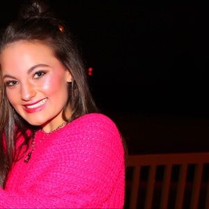 Meet your Posher, Hallie